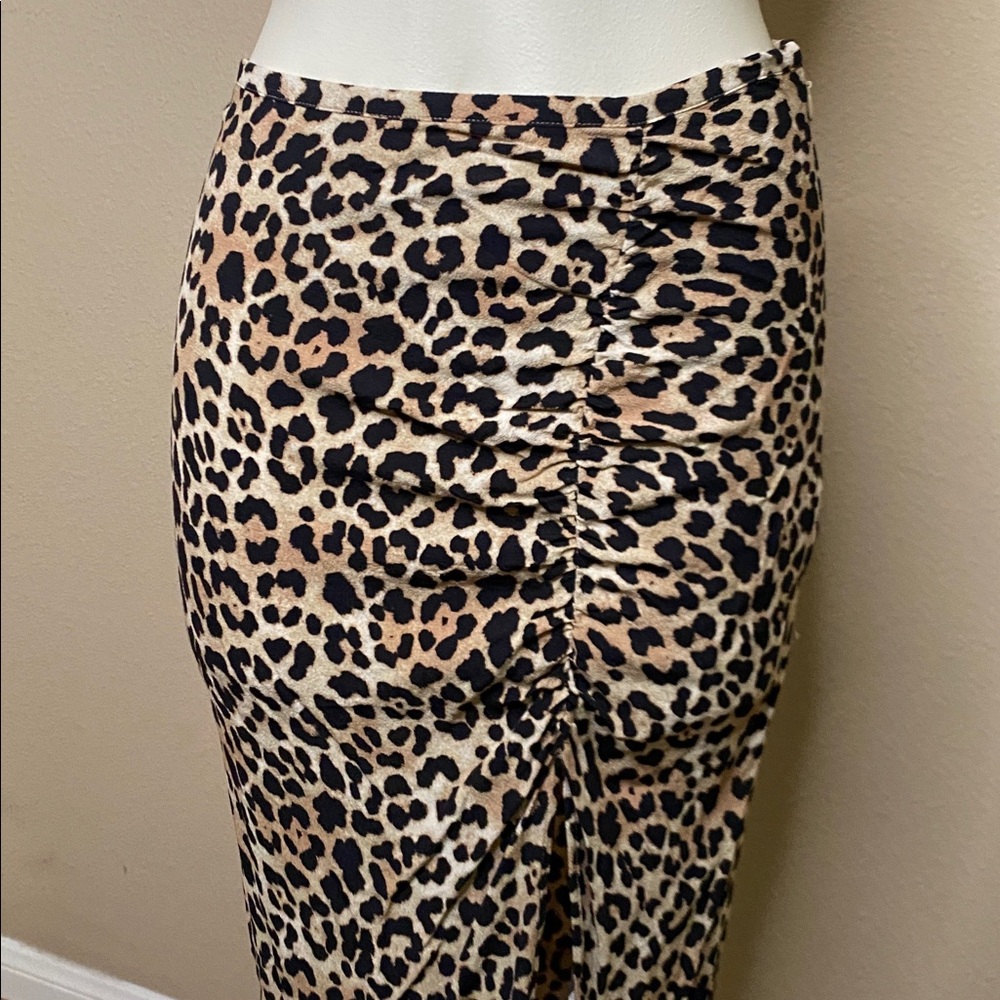 H&M leopard slit front shirred viscose maxi skirt 🐆💕6